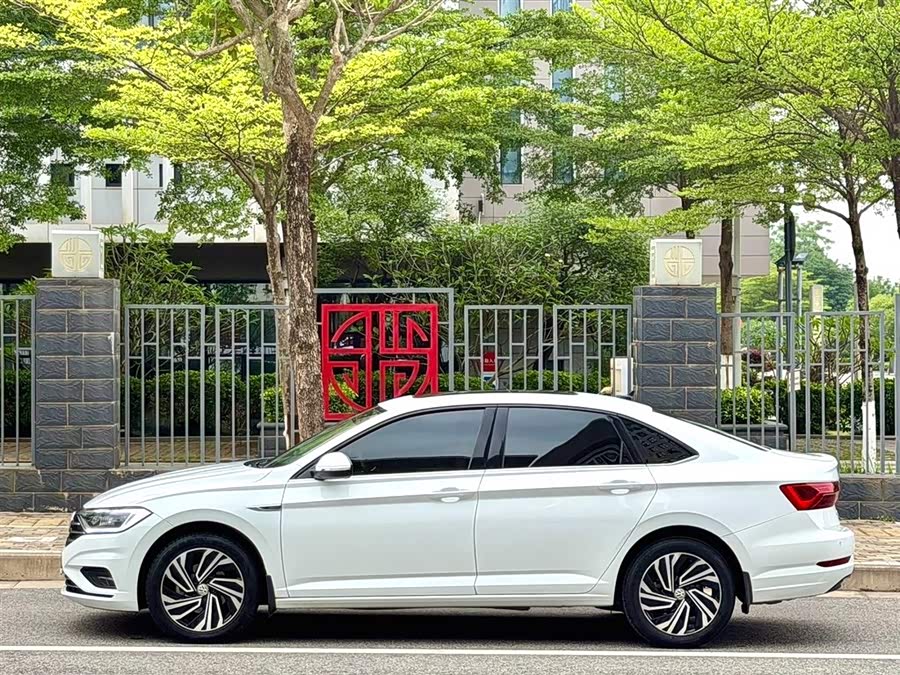 Volkswagen Sagitar 2021