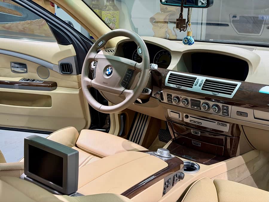 BMW 7 Series 2005 — фото 14