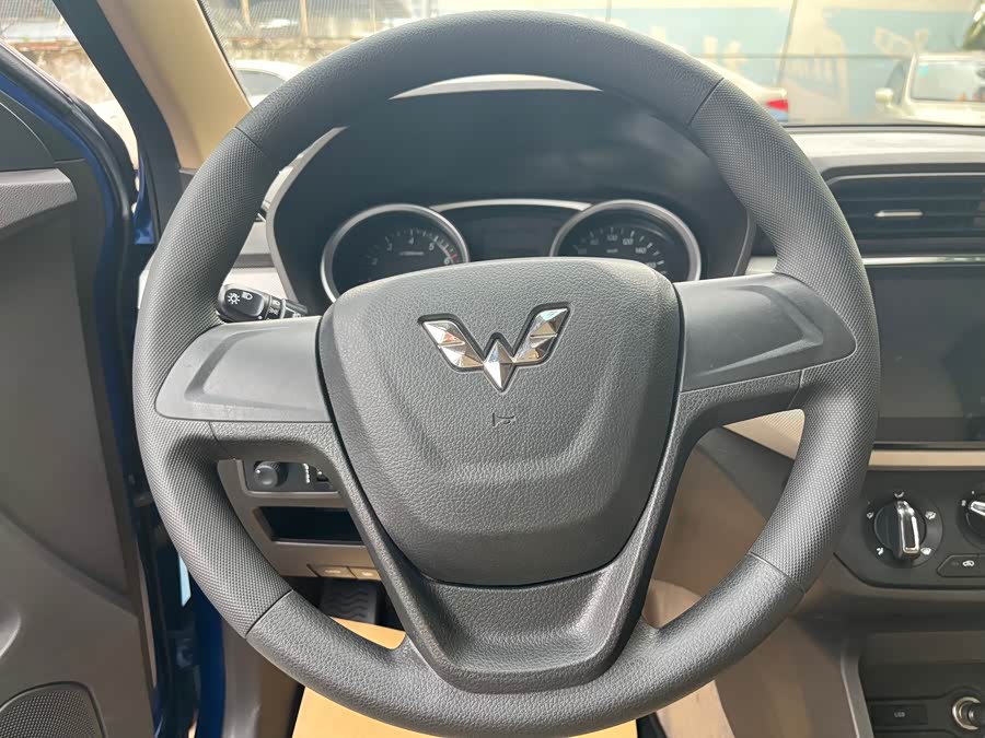 Wuling Hongguang 2018 — фото 13