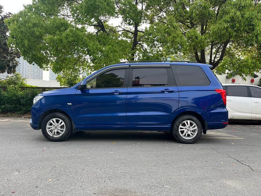 Wuling Hongguang 2018