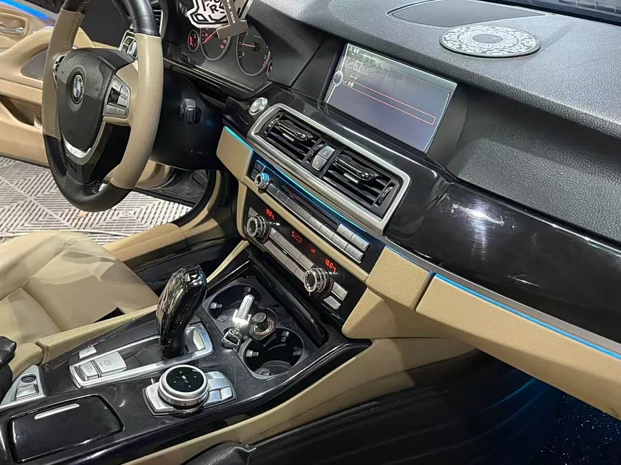 BMW 5 Series 2012 — фото 12