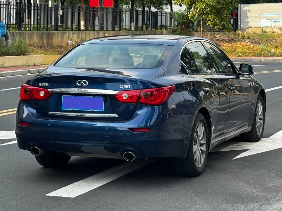 Infiniti Q50L 2016 — фото 18