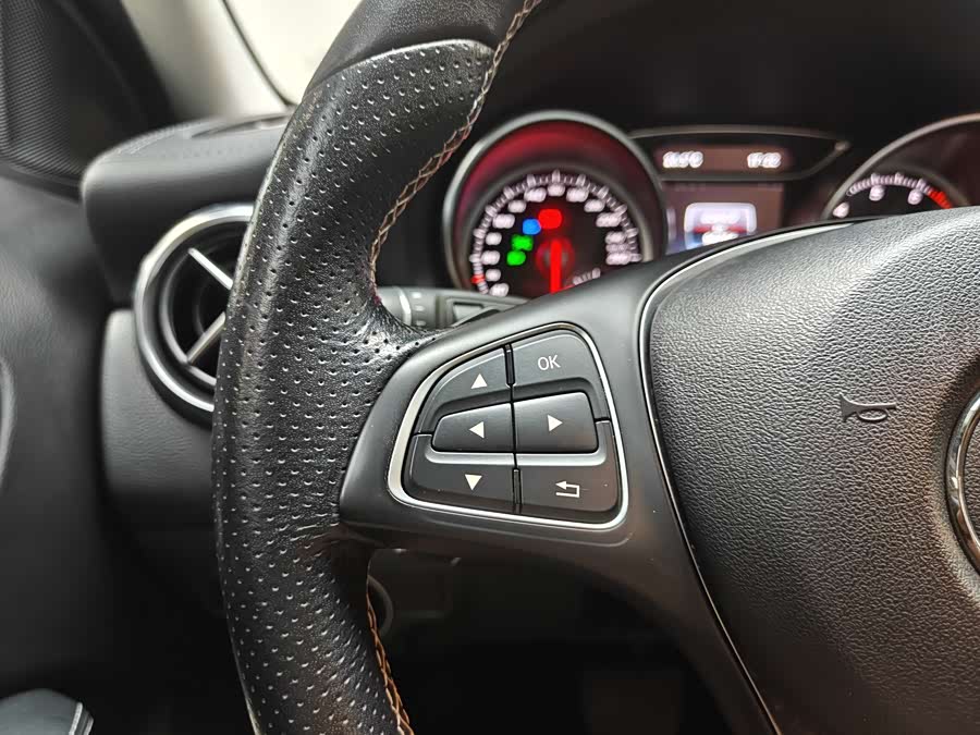 Mercedes-Benz GLA 2017 — фото 11
