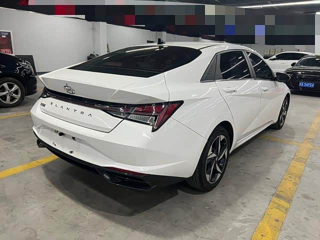 Hyundai Elantra 2022