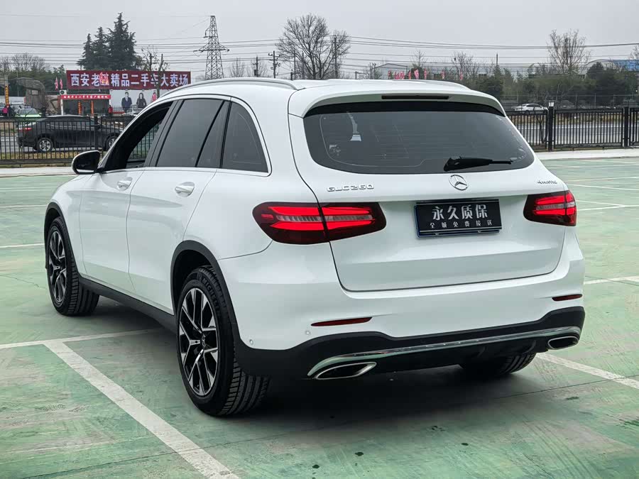 Mercedes-Benz GLC 2017 — фото 20