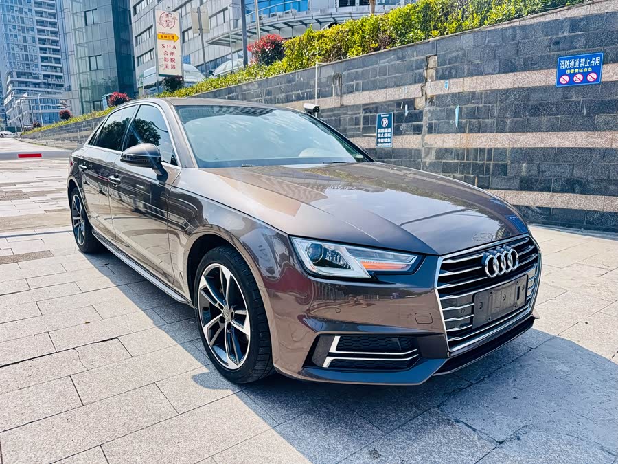 Audi A4L 2019
