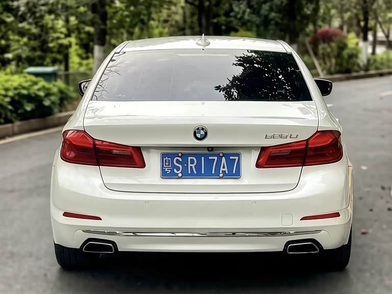 BMW 5 Series 2019 — фото 25