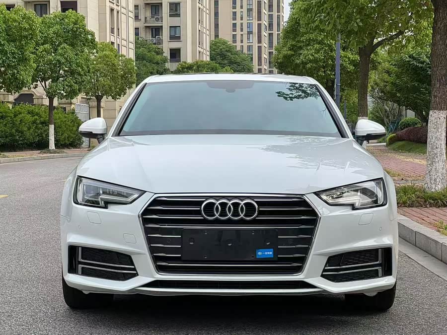 Audi A4L 2019