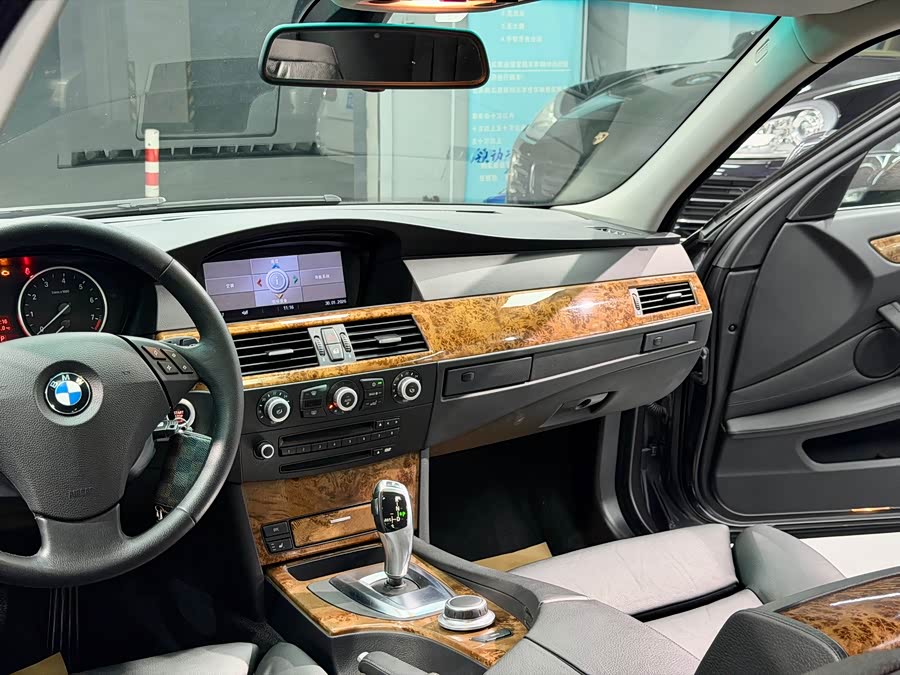 BMW 5 Series 2008 — фото 15