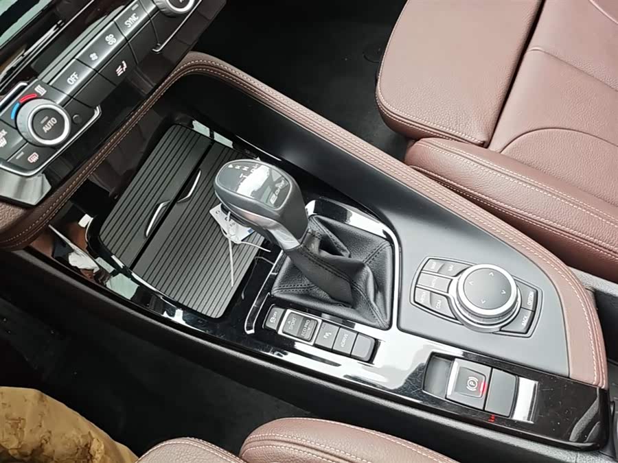BMW X1 New Energy 2019 — фото 10