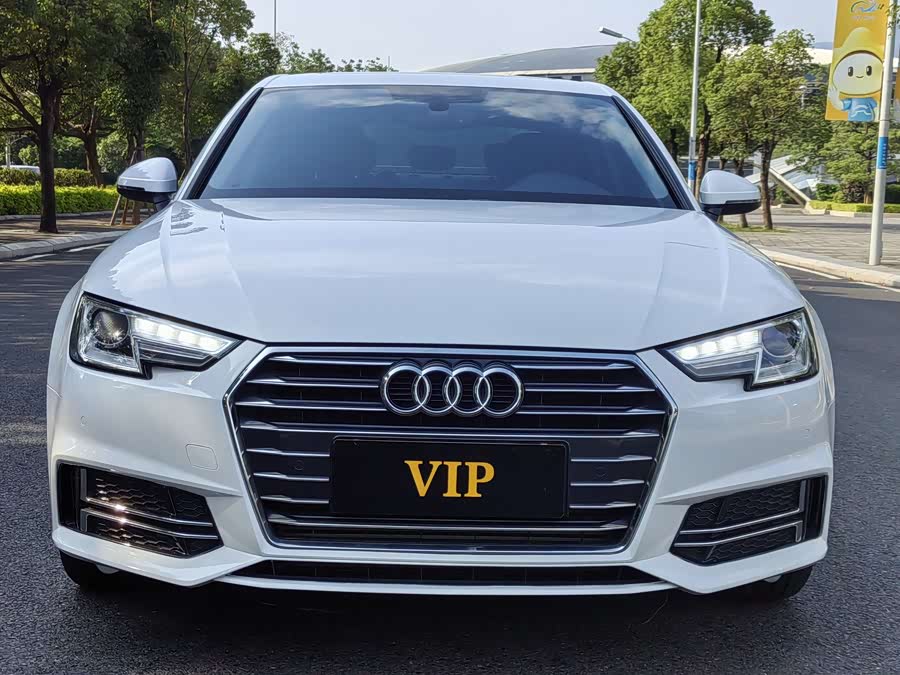 Audi A4L 2019