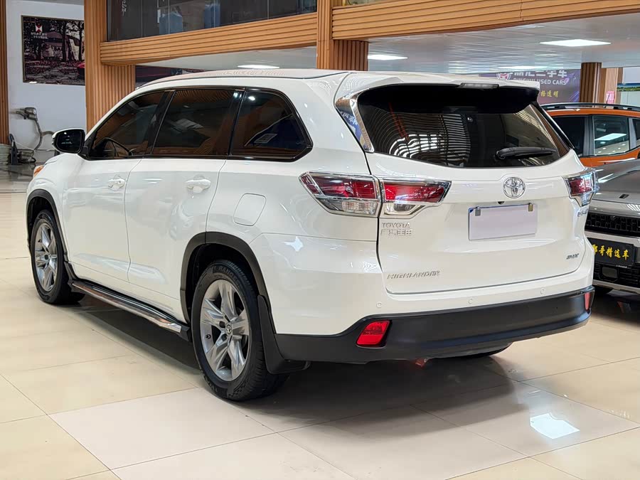 Toyota Highlander 2015 — фото 16
