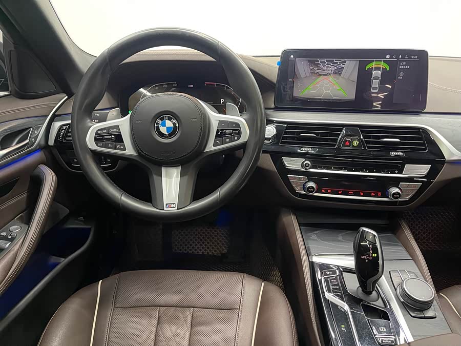 BMW 5 Series 2021 — фото 13