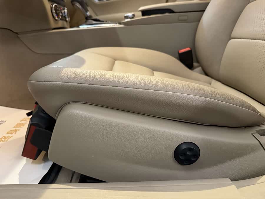 Mercedes-Benz C-Class 2011