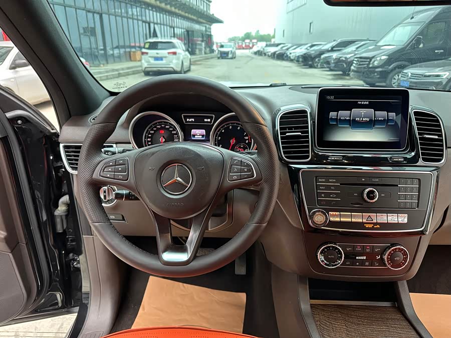 Mercedes-Benz GLE 2015 — фото 14