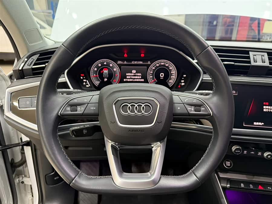 Audi Q3 2023 — фото 11