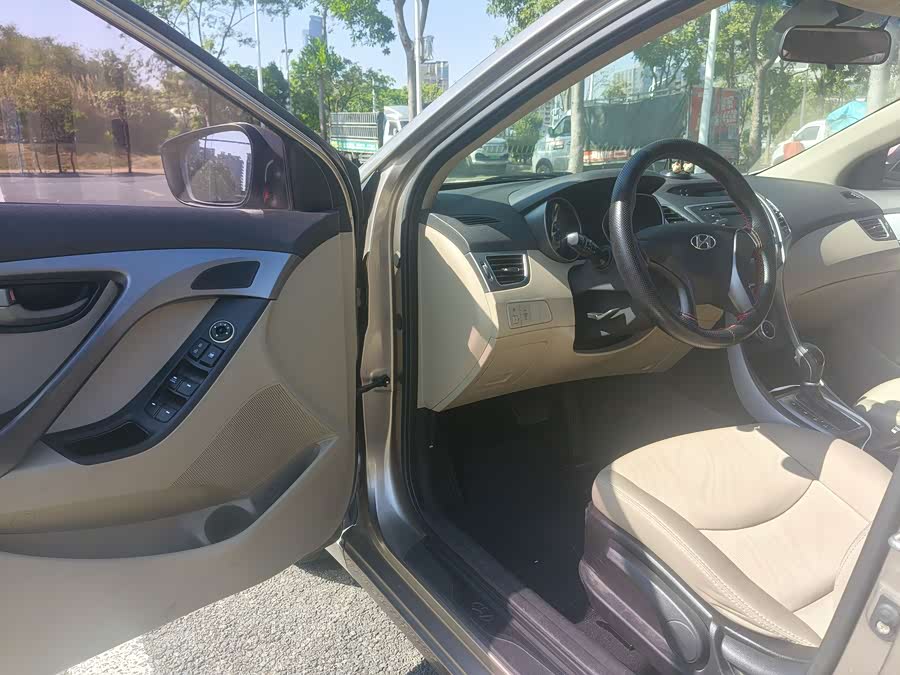 Hyundai Elantra 2016