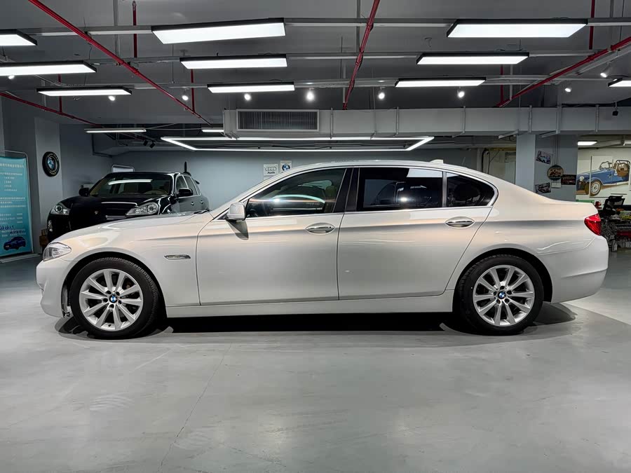 BMW 5 Series 2011