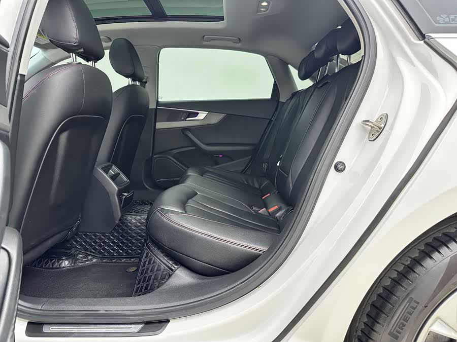 Audi A4L 2019