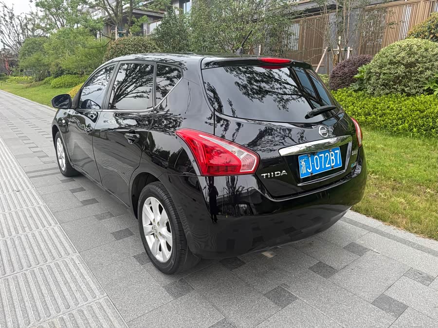 Nissan Tiida 2011