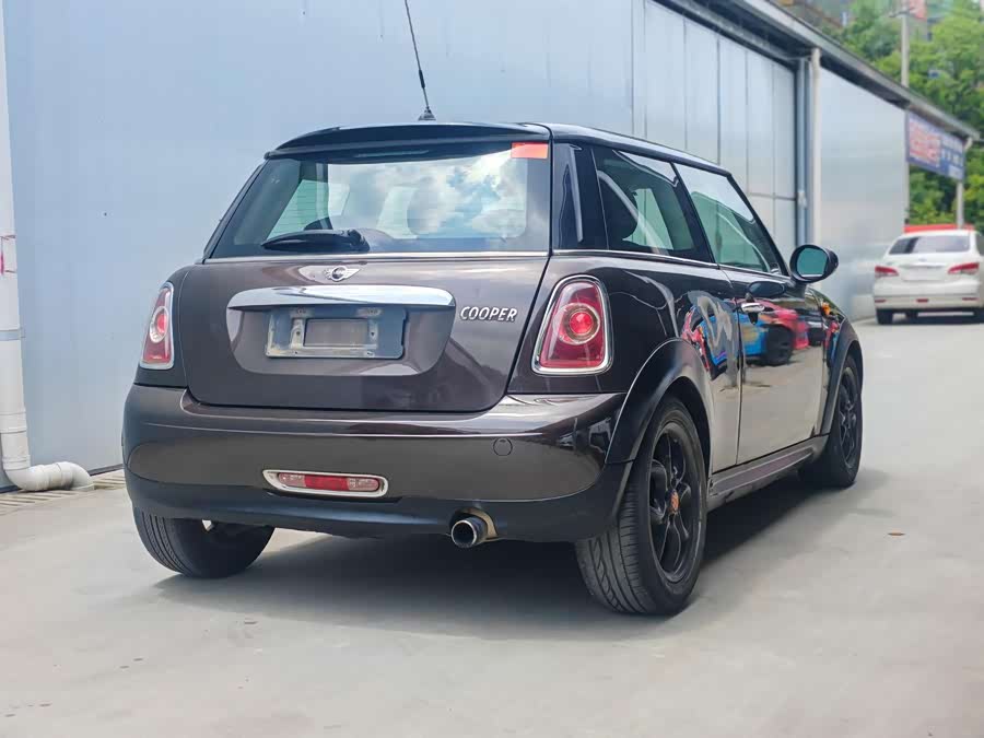 MINI MINI 2011