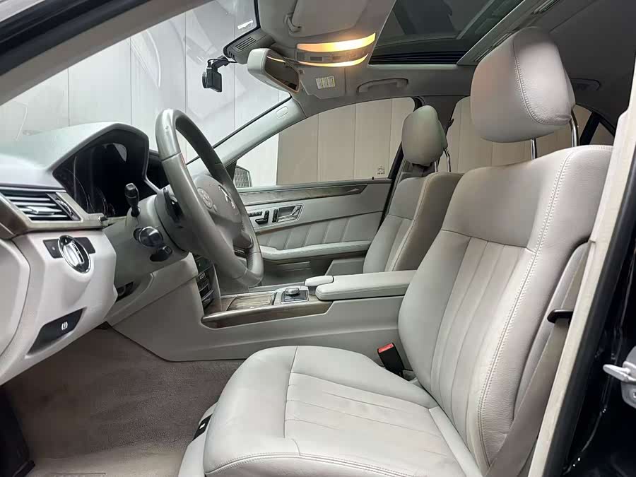 Mercedes-Benz E-Class 2010