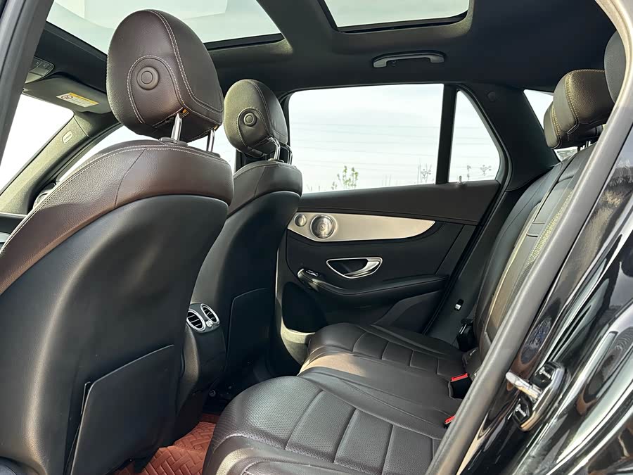 Mercedes-Benz GLC 2018 — фото 15
