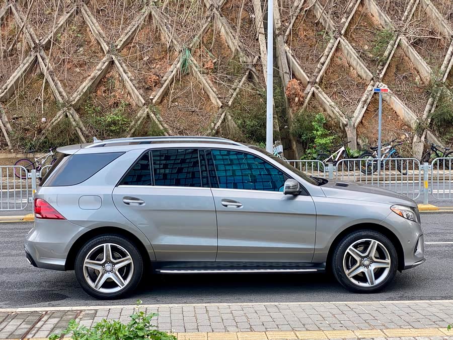 Mercedes-Benz GLE 2016