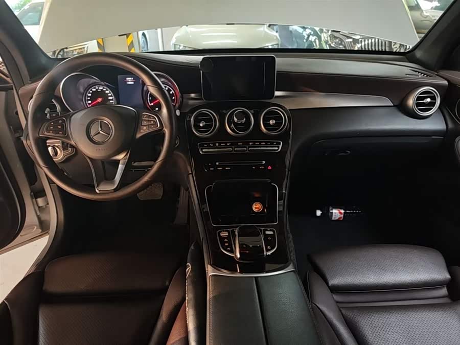 Mercedes-Benz GLC 2018 — фото 10