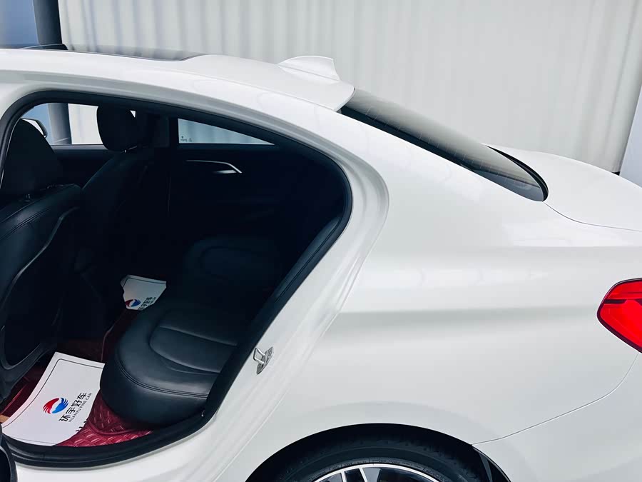BMW 1 Series 2018 — фото 21