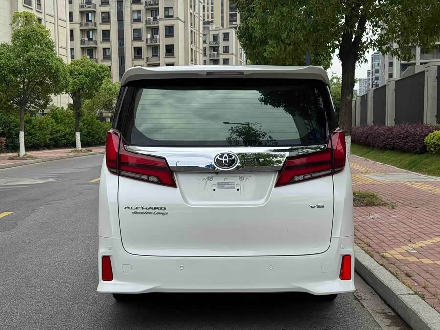 Toyota Alphard 2018 — фото 14