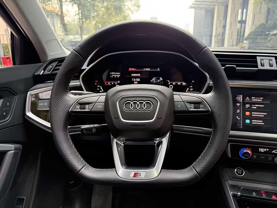 Audi Q3 Sportback 2023 — фото 10