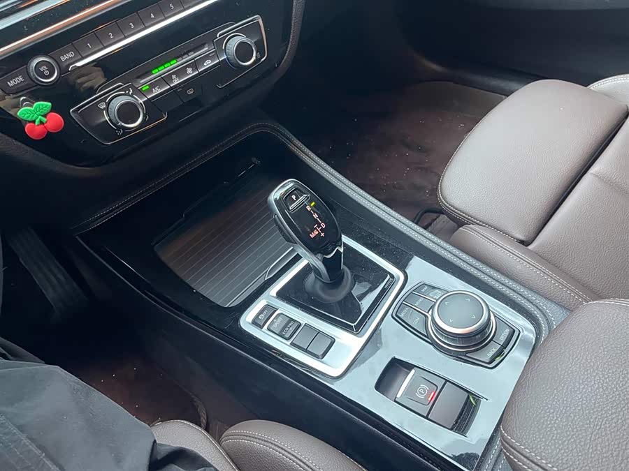BMW 1 Series 2022 — фото 18