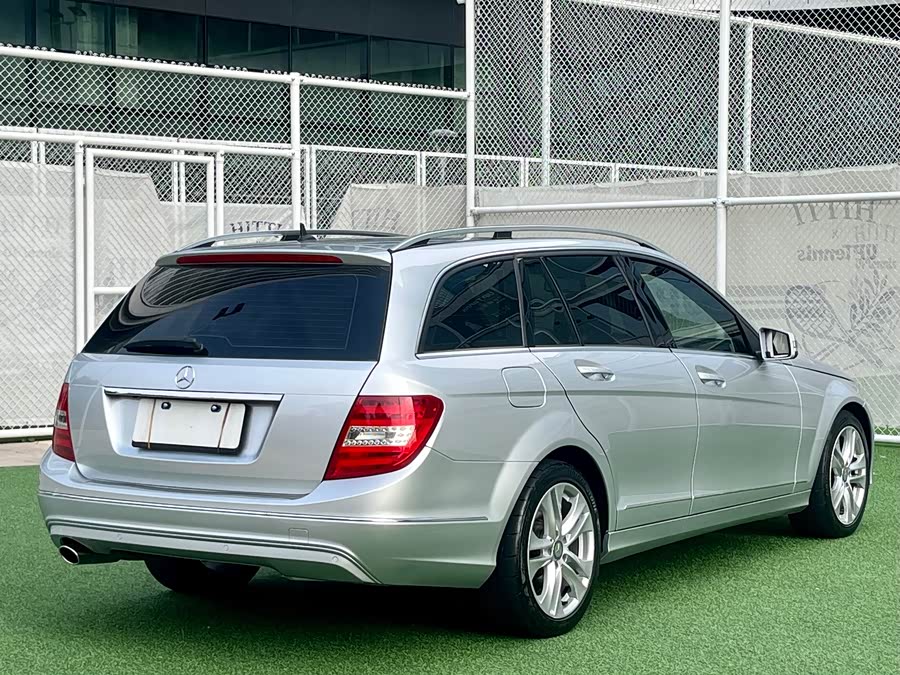 Mercedes-Benz C-Class 2011