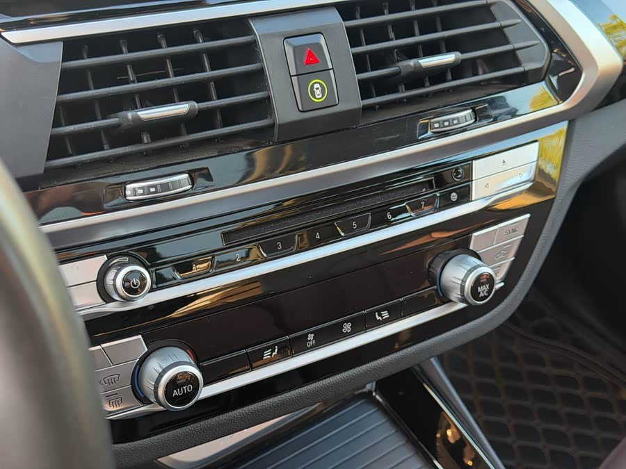 BMW X3 2018 — фото 18