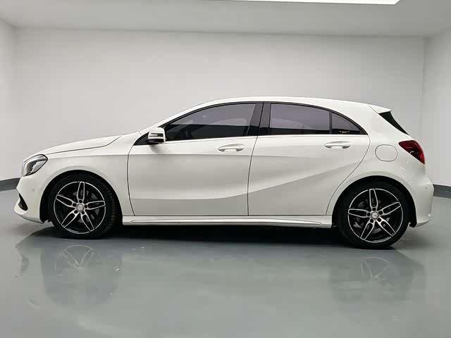 Mercedes-Benz A-Class 2016 — фото 16
