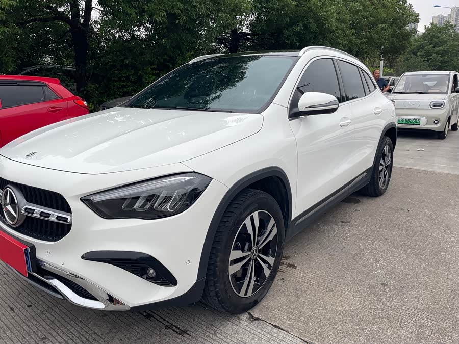 Mercedes-Benz GLA 2024