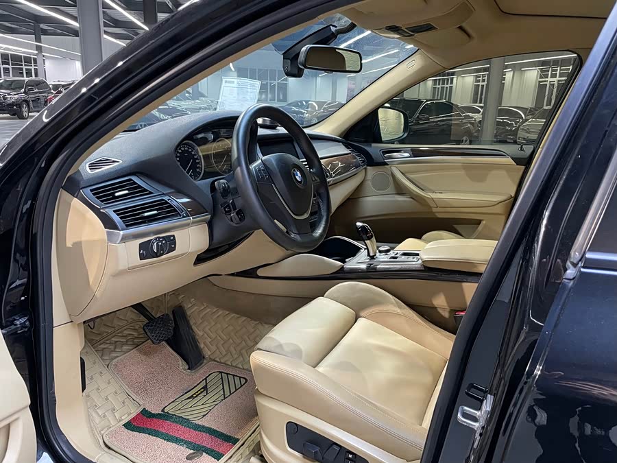 BMW X6 2011