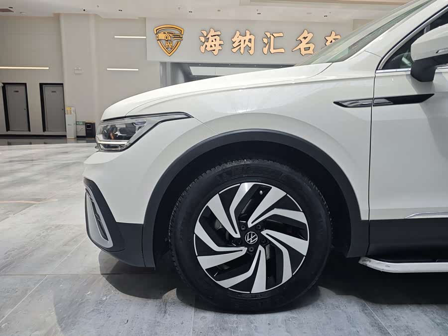Volkswagen Tiguan L 2022
