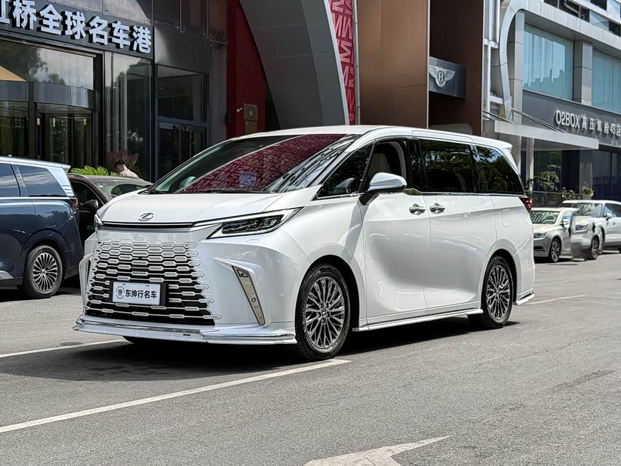Lexus LM 2023