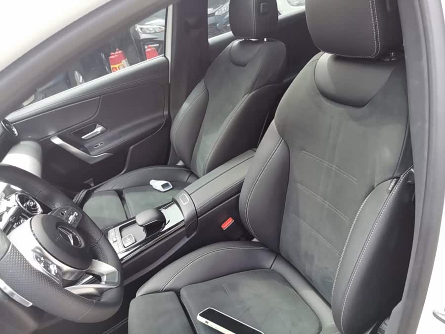 Mercedes-Benz A-Class 2019 — фото 15
