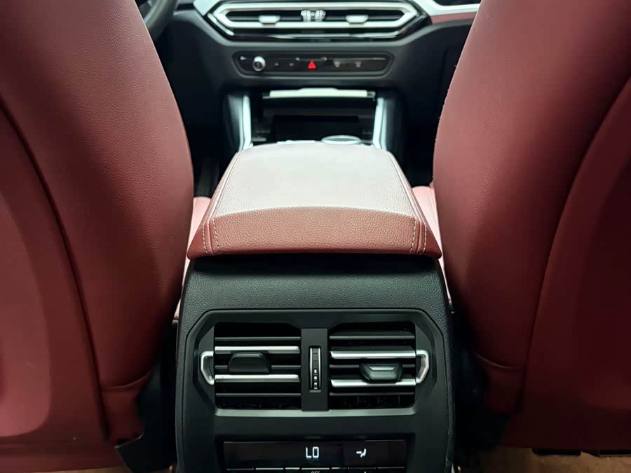 BMW 3 Series 2024 — фото 14