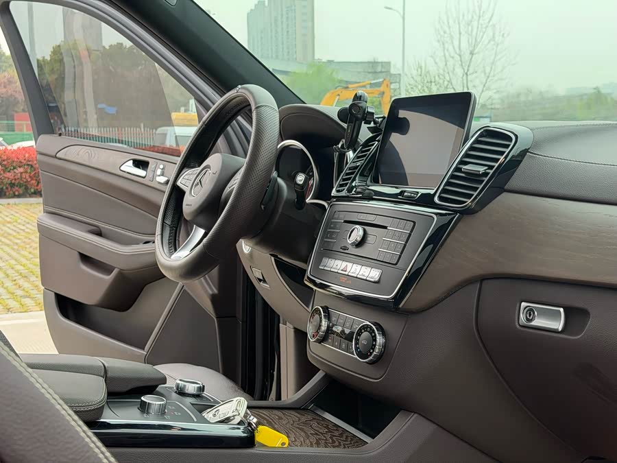 Mercedes-Benz GLE 2017 — фото 12