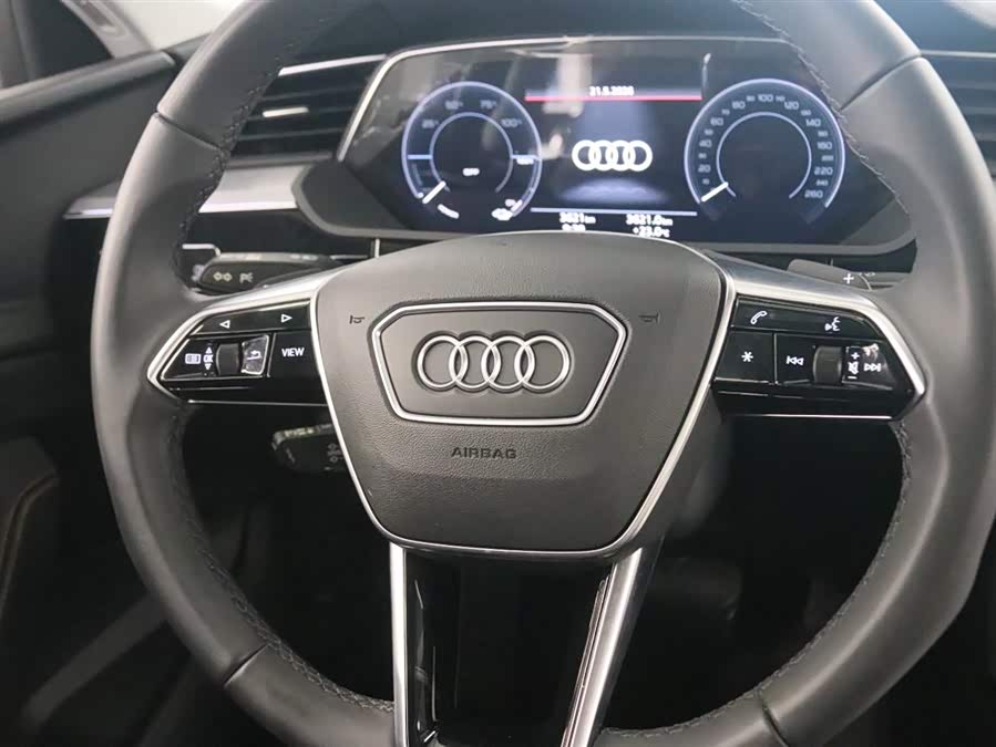 Audi e-tron 2021