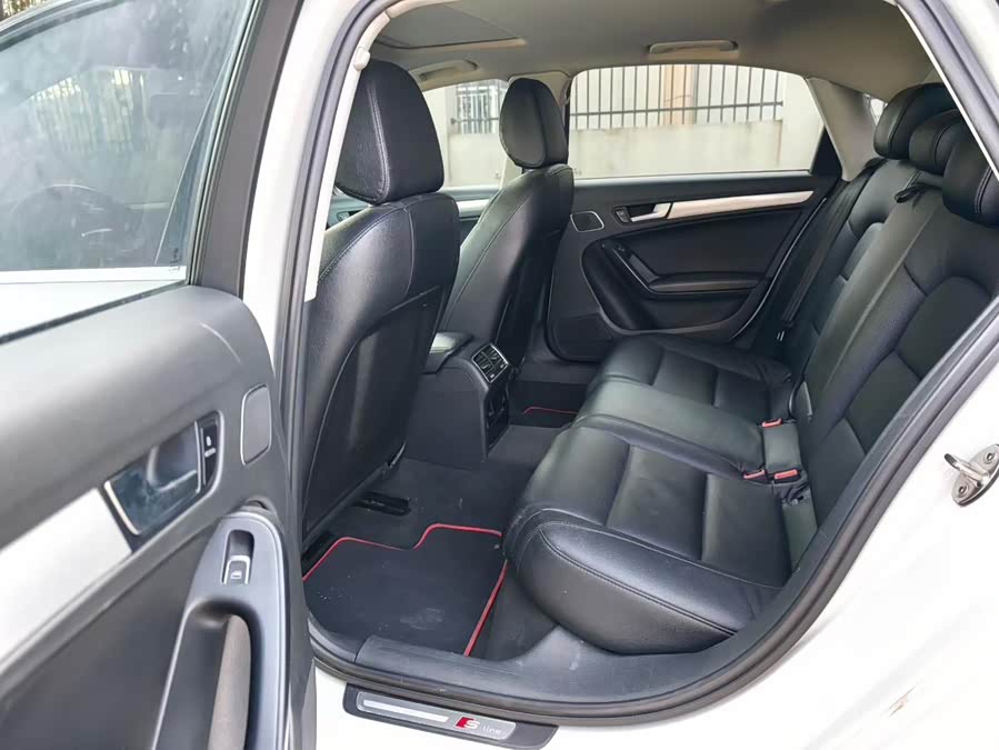 Audi A4L 2015