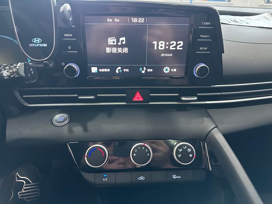 Hyundai Elantra 2022 — фото 10
