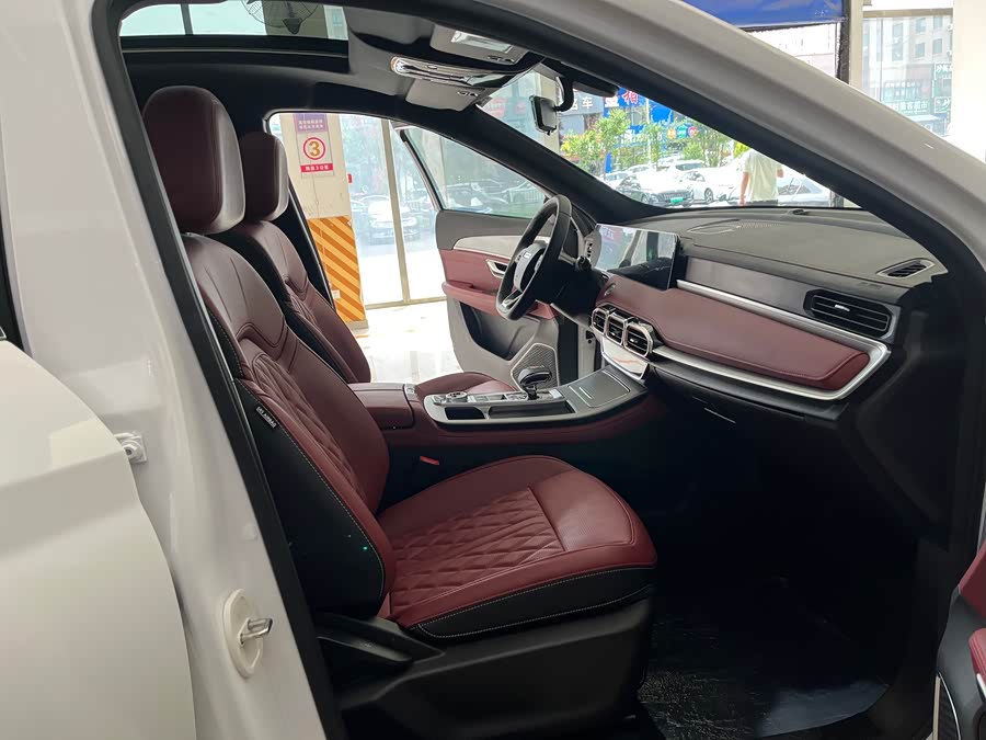 Jetour Jietu X70 PLUS 2024 — фото 10