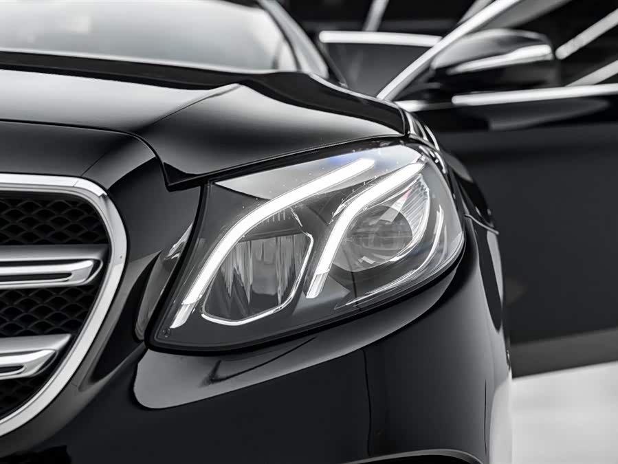Mercedes-Benz E-Class 2020 — фото 35