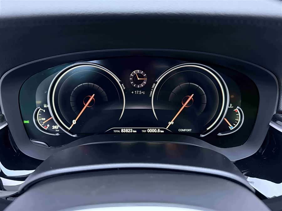 BMW 5 Series 2018 — фото 17