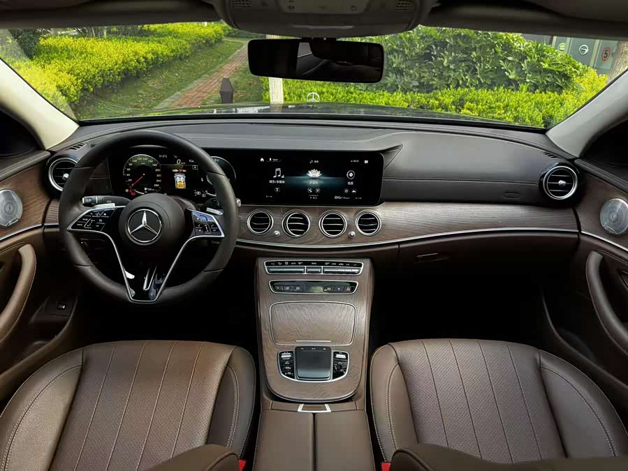 Mercedes-Benz E-Class 2021 — фото 13